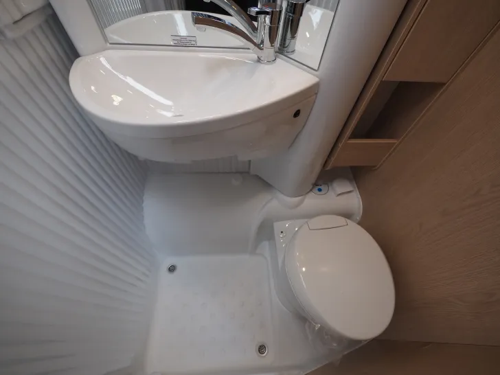 Fahrzeugbild Sunlight A 60, Neues Modell, mit Automatik ! #20