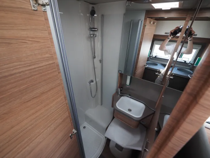 Fahrzeugbild Weinsberg CaraCompact 600 MEG Pepper, Dachklima, TV #13