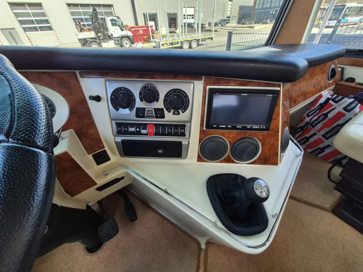 Fahrzeugbild Concorde Charisma 890 G #13