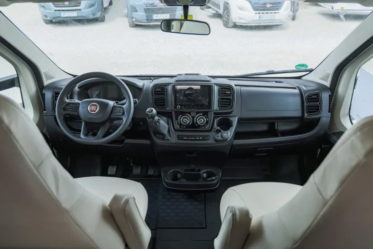 Fahrzeugbild Rimor Seal 9 #2