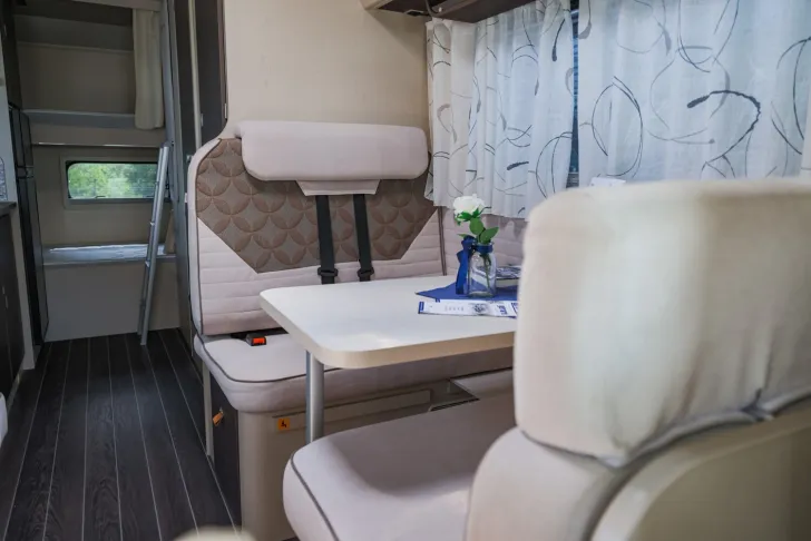 Fahrzeugbild Rimor Seal 9 #4