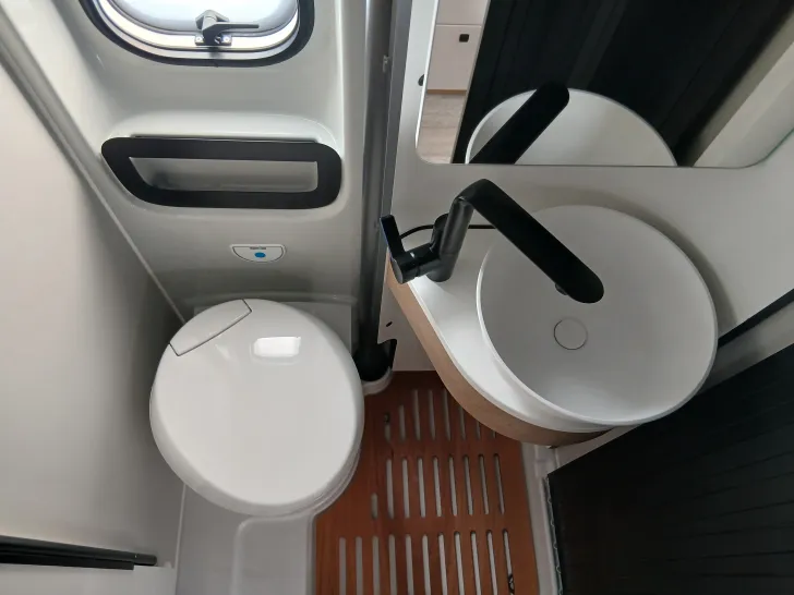 Fahrzeugbild Hobby ONTOUR Van 600 FT - Automatik - Markise #18