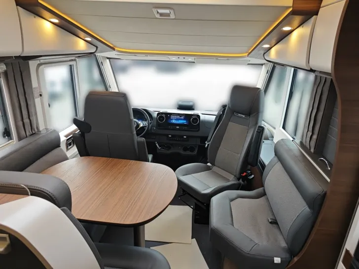Fahrzeugbild Carthago chic c-line I 4.9 LE Mercedes #11
