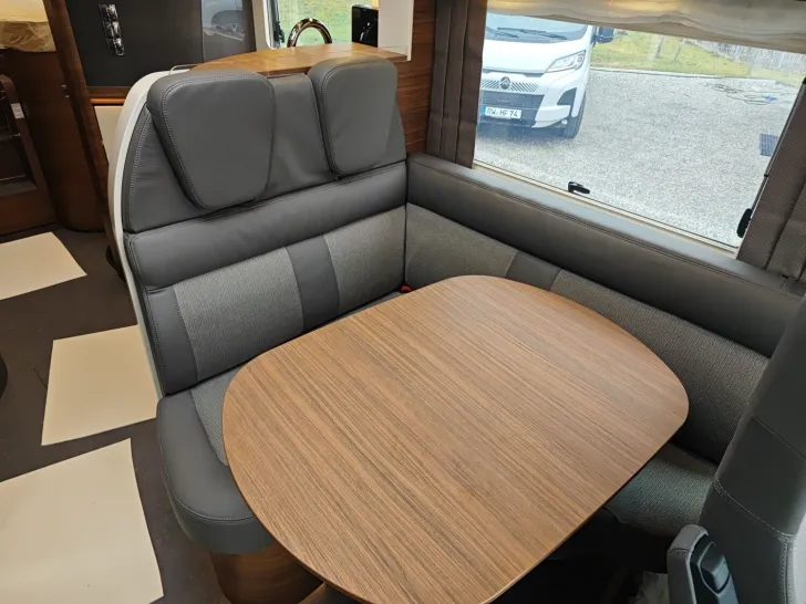 Fahrzeugbild Carthago chic c-line I 4.9 LE Mercedes #12