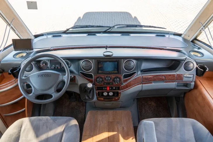Fahrzeugbild Carthago Chic I 47 S-Plus *Automatik*Hubstützen*Luftfeder #10