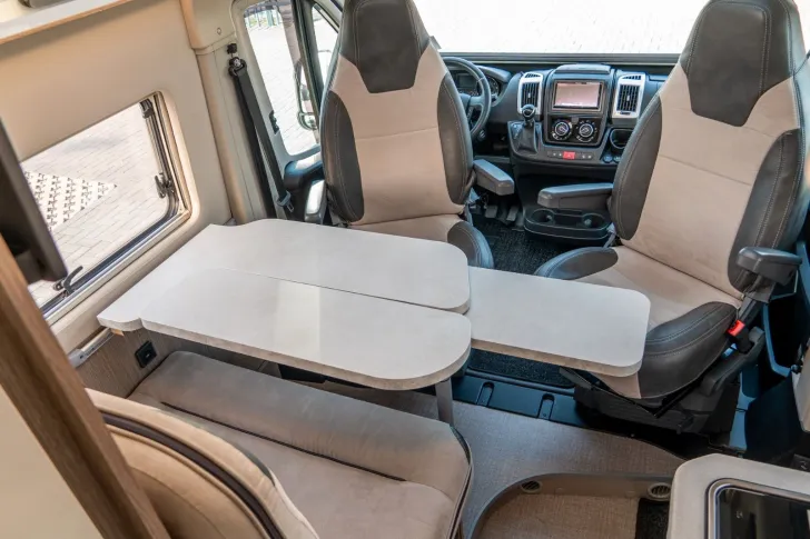 Fahrzeugbild Chausson V594 Premium VIP *Wechselrichter*RFK*Solar*AHK* #13