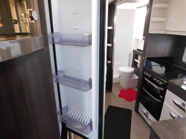 Fahrzeugbild Hobby Prestige 560 FC ALDE-Heizung, Backofen, 2T-Achse #15