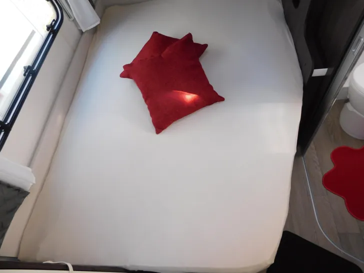 Fahrzeugbild Hobby Prestige 560 FC ALDE-Heizung, Backofen, 2T-Achse #17