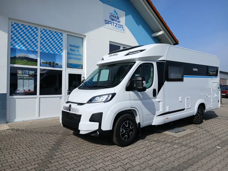 Fahrzeugbild Hobby ONTOUR C 680 GE - Markise - Einzelbetten #1