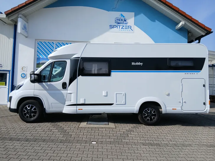 Fahrzeugbild Hobby ONTOUR C 680 GE - Markise - Einzelbetten #9