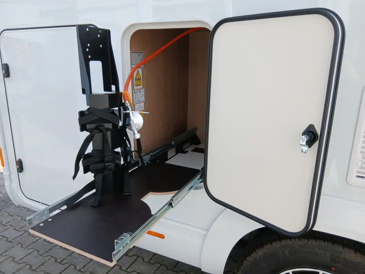 Fahrzeugbild Hobby ONTOUR C 680 GE - Markise - Einzelbetten #33