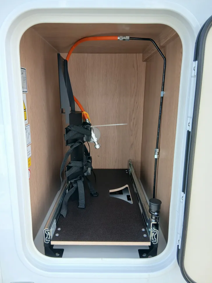 Fahrzeugbild Hobby ONTOUR C 680 GE - Markise - Einzelbetten #34