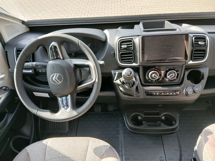 Fahrzeugbild Hobby ONTOUR C 680 GE - Markise - Einzelbetten #28