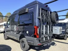 Fahrzeugbild Hymer Grand Canyon S CrossOver 600 Seilwinde, Stützen #4