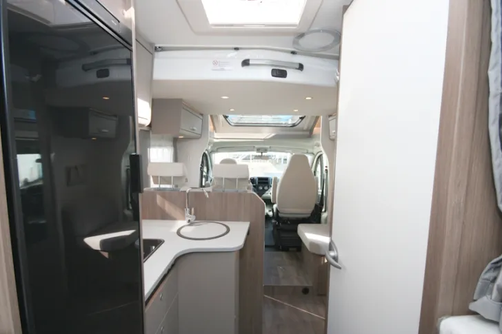 Fahrzeugbild Carado T 328 #5