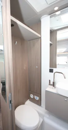 Fahrzeugbild Carado T 328 #23