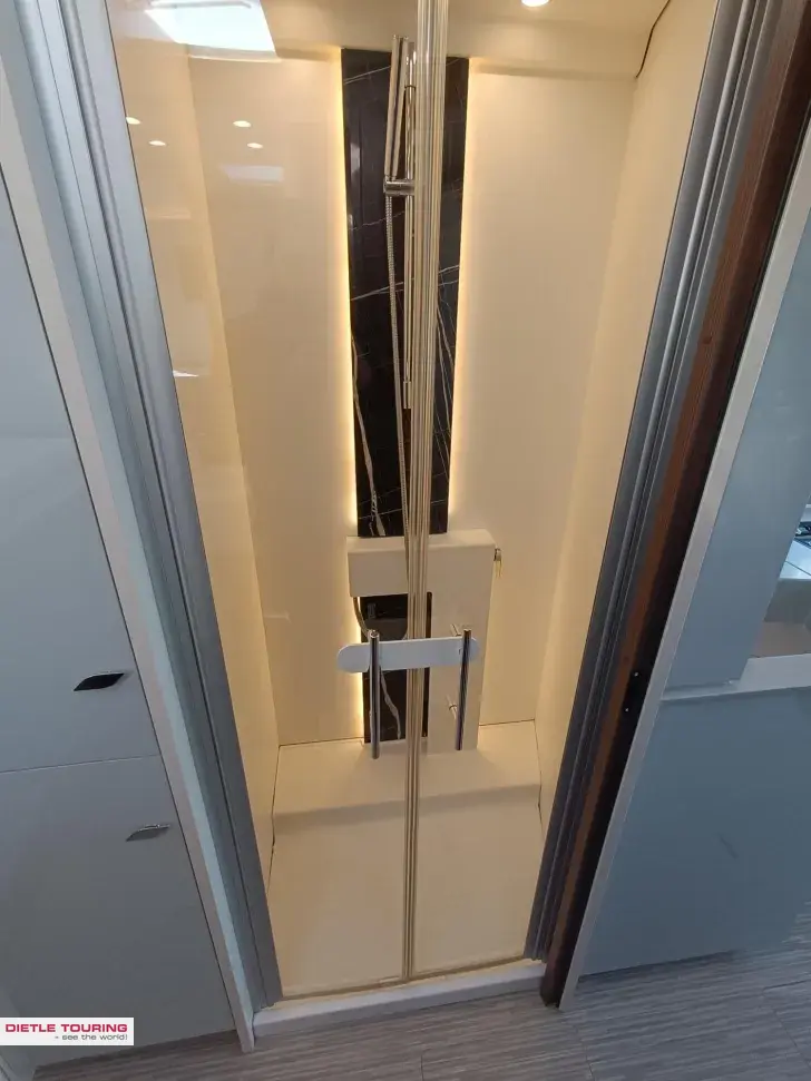 Fahrzeugbild Bürstner Elegance I 910 G Sitzheizung, SAT + 2xTV #12