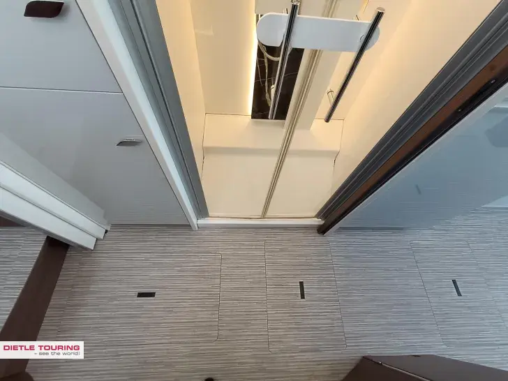 Fahrzeugbild Bürstner Elegance I 910 G Sitzheizung, SAT + 2xTV #13