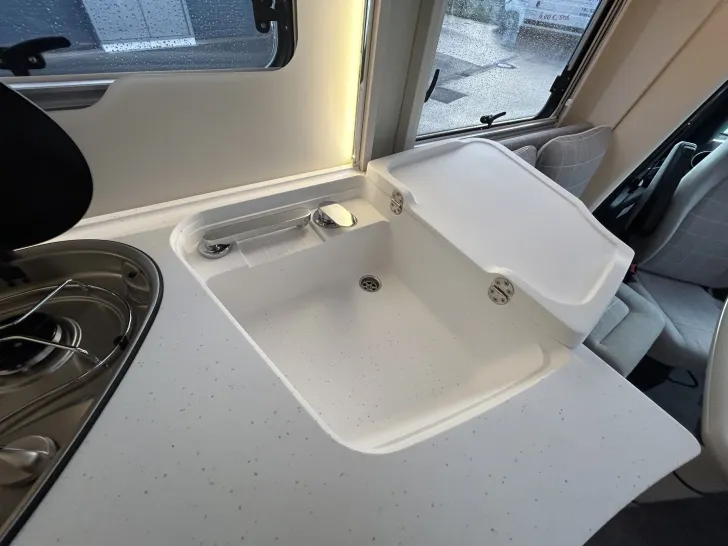 Fahrzeugbild Eura Mobil Contura 766 EF AT8G+Comfort+Backofen+Luminary+ #6