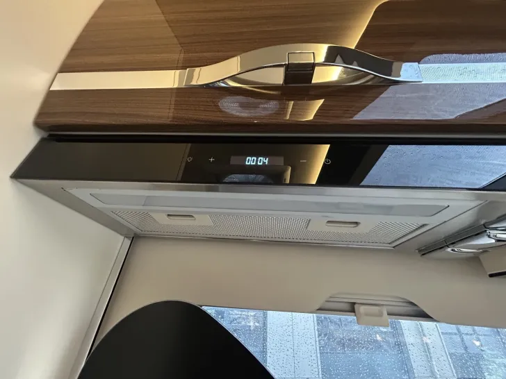 Fahrzeugbild Eura Mobil Contura 766 EF AT8G+Comfort+Backofen+Luminary+ #8