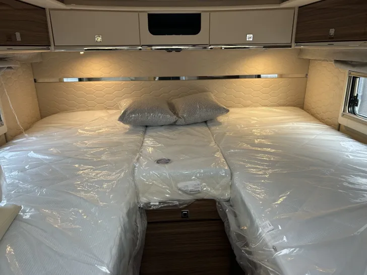 Fahrzeugbild Eura Mobil Contura 766 EF AT8G+Comfort+Backofen+Luminary+ #12