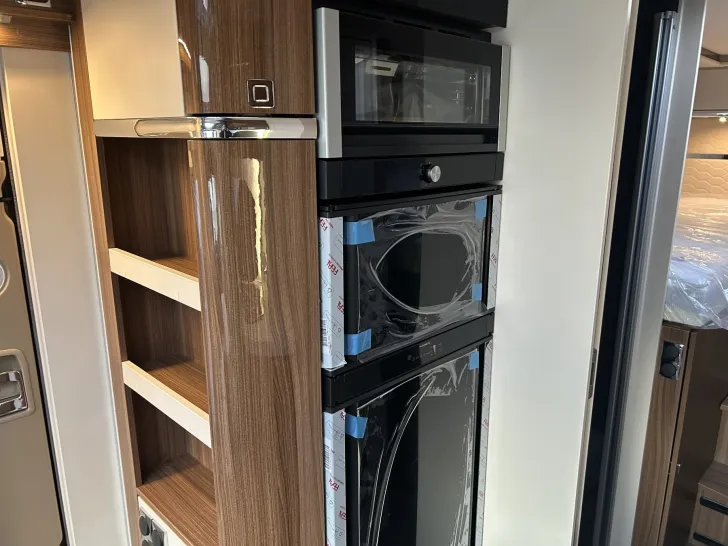 Fahrzeugbild Eura Mobil Contura 766 EF AT8G+Comfort+Backofen+Luminary+ #16