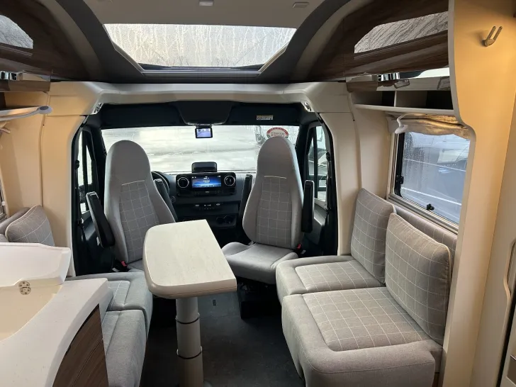 Fahrzeugbild Eura Mobil Contura 766 EF AT8G+Comfort+Backofen+Luminary+ #17