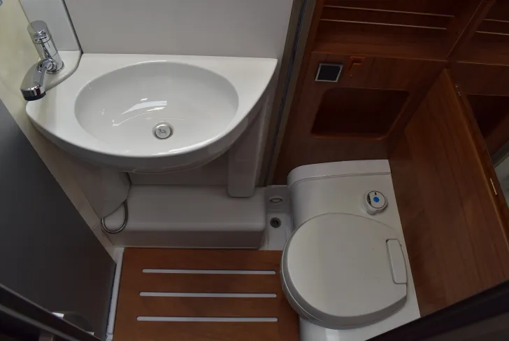 Fahrzeugbild Hymer Exsis-i 578 Alko, Klima, Solar, 6,75m #10