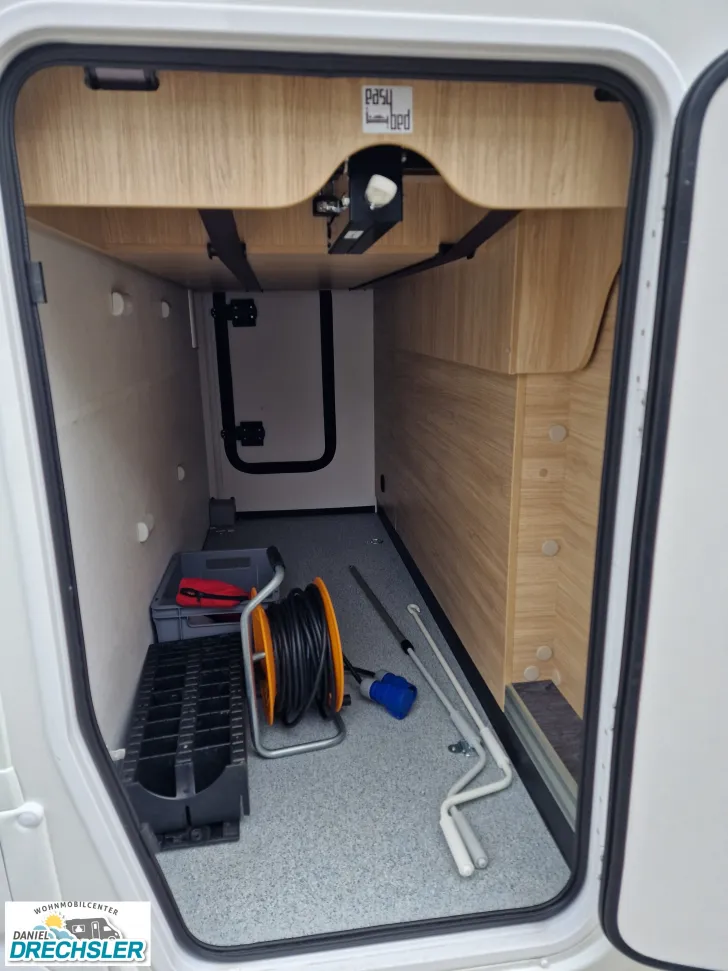 Fahrzeugbild Challenger 380 Break Edition #6