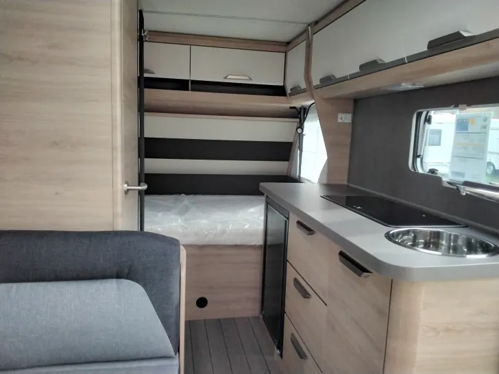 Fahrzeugbild Knaus Südwind 420 QD Black Selection Modell 2026 #7