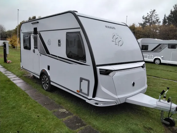 Fahrzeugbild Knaus Südwind 450 FU Black Selection Modell 2026 #1