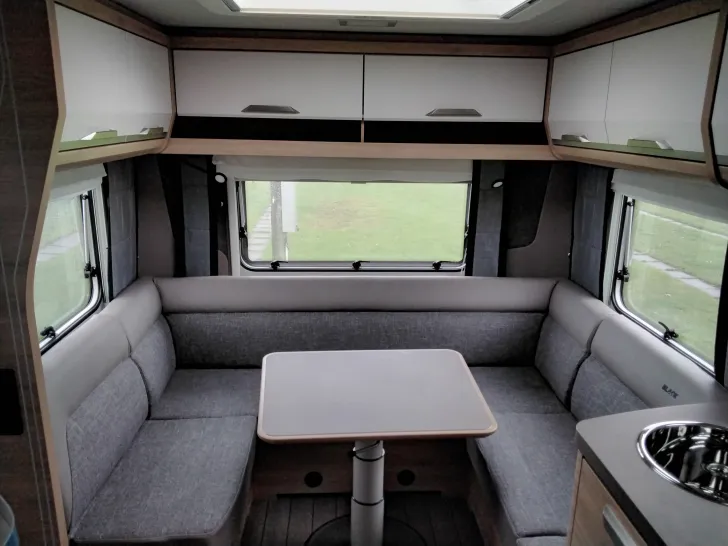 Fahrzeugbild Knaus Südwind 450 FU Black Selection Modell 2026 #5