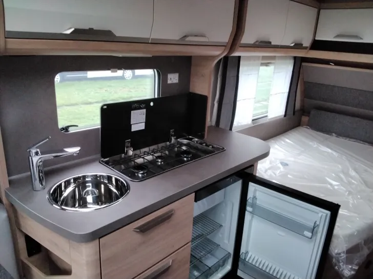 Fahrzeugbild Knaus Südwind 450 FU Black Selection Modell 2026 #9