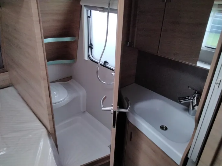 Fahrzeugbild Knaus Südwind 450 FU Black Selection Modell 2026 #10