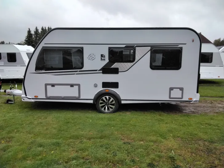 Fahrzeugbild Knaus Südwind 450 FU Black Selection Modell 2026 #12
