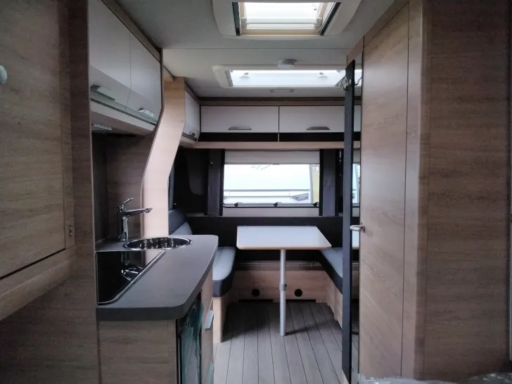 Fahrzeugbild Knaus Südwind 460 EU Black Selection Modell 2026 #6