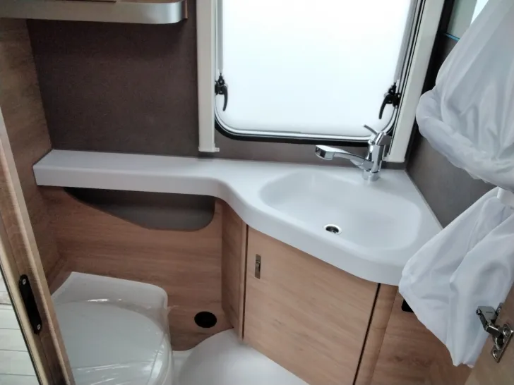 Fahrzeugbild Knaus Südwind 460 EU Black Selection Modell 2026 #10