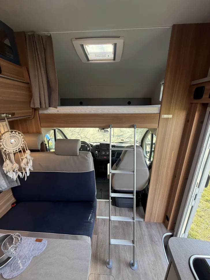Fahrzeugbild Weinsberg CaraHome 700 DG 165PS 6 Sitz- und Schlafplätze #13