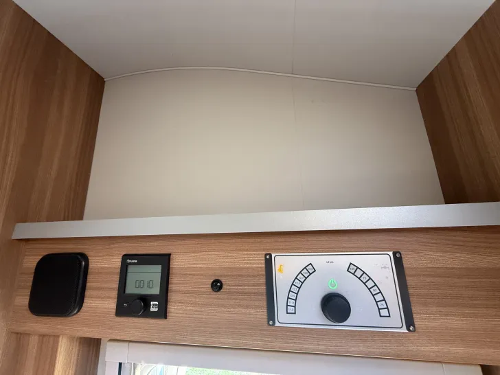 Fahrzeugbild Weinsberg CaraHome 700 DG 165PS 6 Sitz- und Schlafplätze #36