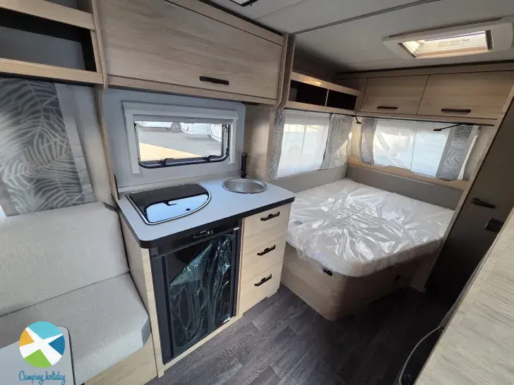 Sicht vorne-hinten Weinsberg CaraOne 450 FU