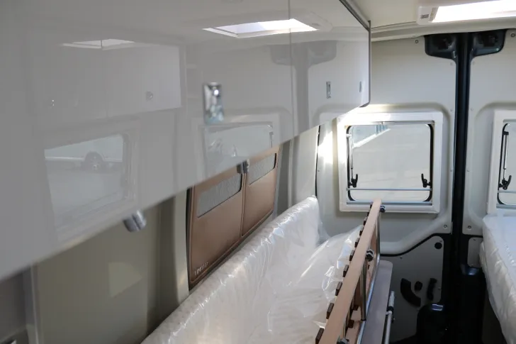Fahrzeugbild Bürstner Delfin C 621+AHK+Truma Combi+Markise #13