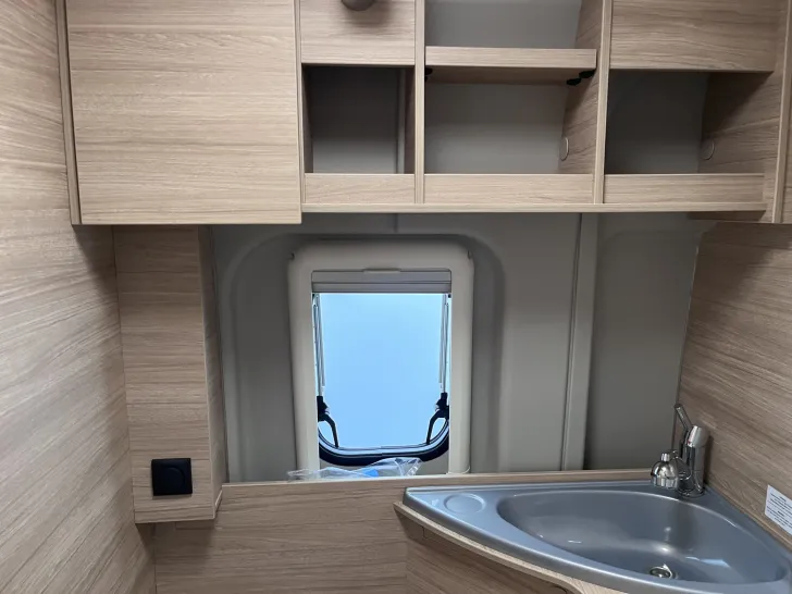 Fahrzeugbild Roadcar R 601, 4 Personen-Fahrzeug, Markise, Radtr. #27