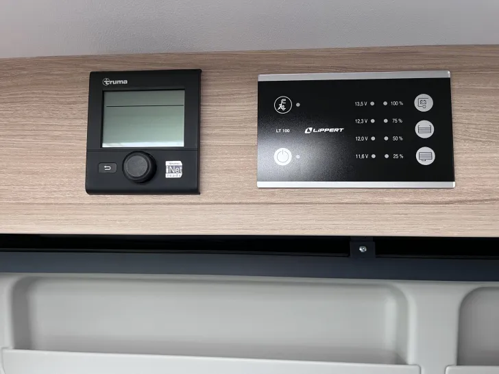 Fahrzeugbild Roadcar R 601, 4 Personen-Fahrzeug, Markise, Radtr. #35