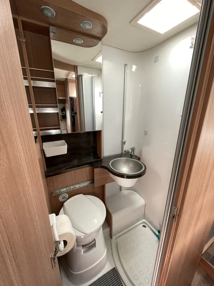 Fahrzeugbild Knaus Sky Wave 700 MEG sehr gepflegt #10
