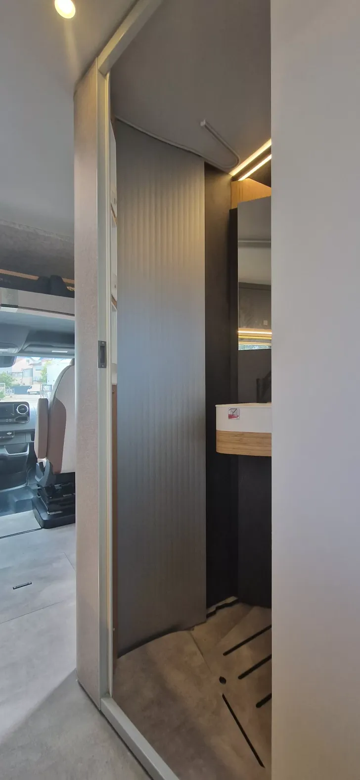 Fahrzeugbild Hymer Venture S #23