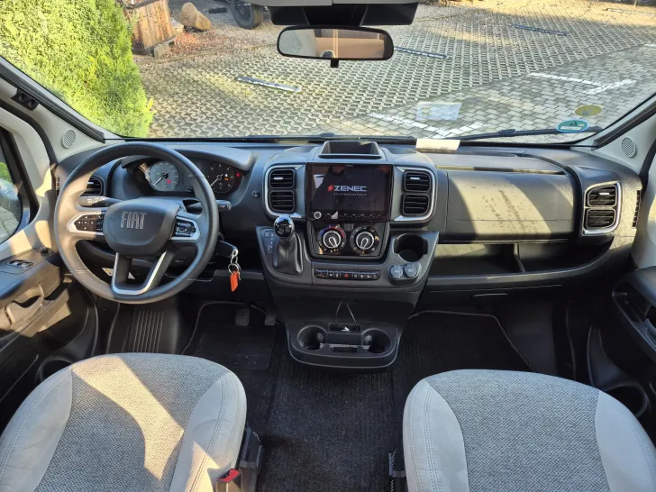 Fahrzeugbild Carado T338 pro #8