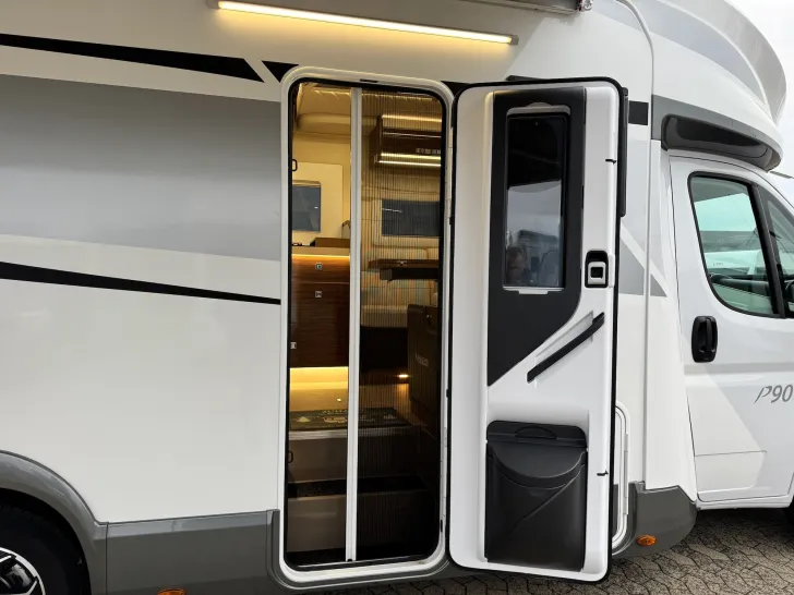 Fahrzeugbild Mobilvetta KROSSER 90 - SAT, TV, LITHIUM, SOLAR, MATIC #17