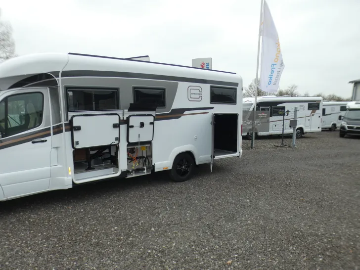 Fahrzeugbild Carthago chic c-line T 4.9 LE Leder Alde Wechselrichter #6