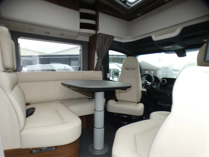 Fahrzeugbild Carthago chic c-line T 4.9 LE Leder Alde Wechselrichter #16