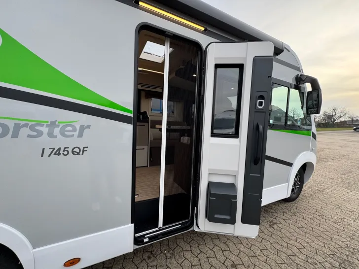 Fahrzeugbild Forster Integriert I 745 QF, 26, LITHIUM, SOLAR, TV #19
